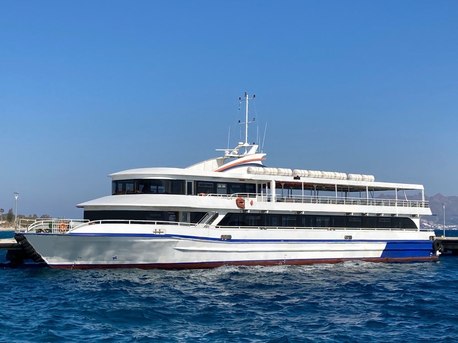 Go 1302 - Day Passenger Boat - 41m