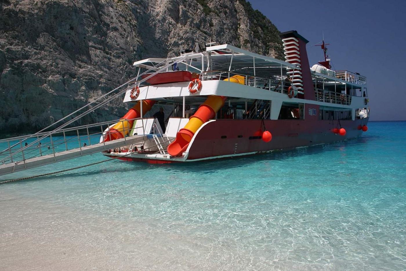 Go 1489 - Day Passenger Boat - 40m