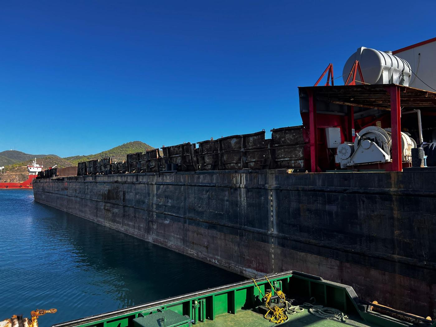Go 1517 - Flat top deck barge - 92m