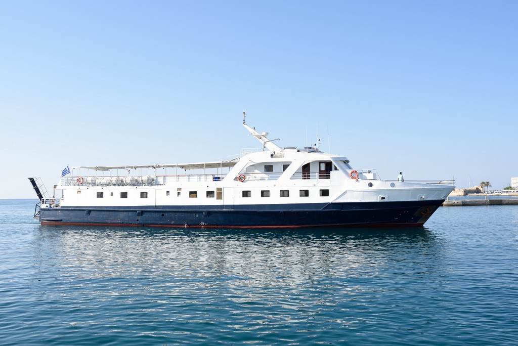 Go 1537 - Day Cruise Ship - 44m