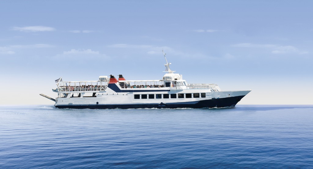 Go 1538 - Day Cruise Ship - 40m