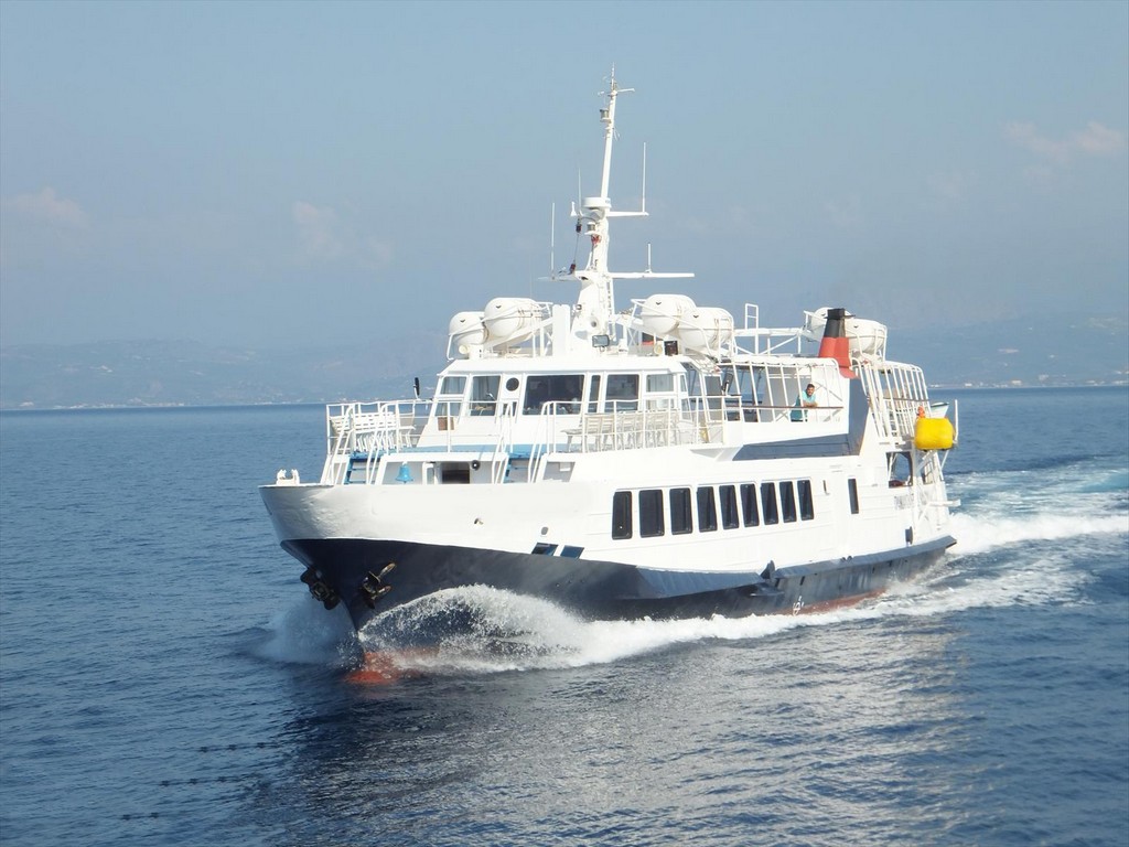 Go 1538 - Day Cruise Ship - 40m