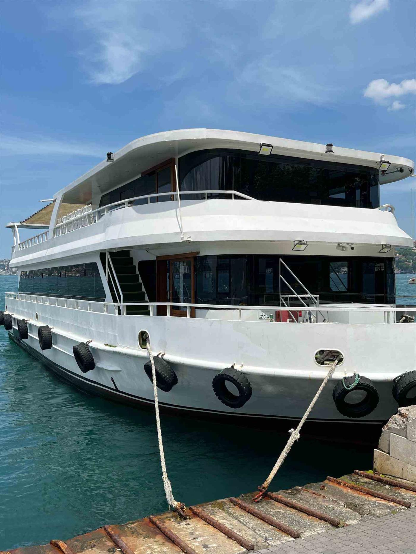 Go 1581 - Day Cruise Ship - 21m