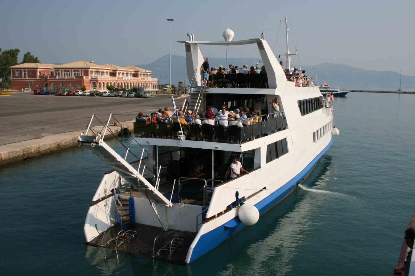 Go 1583 - Day Cruise Ship - 40m