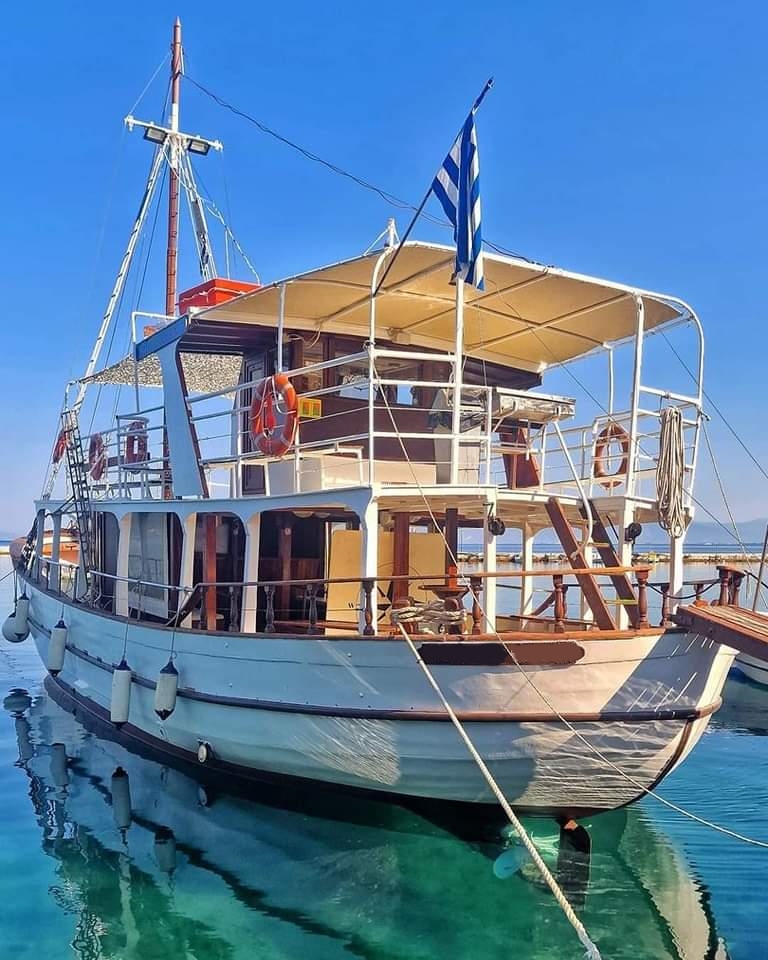 Go 1624 - Day Cruise Ship - 19m