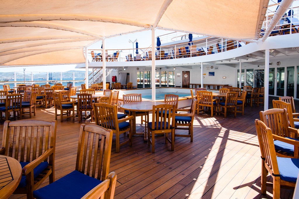 Go 1626 - Night Cruise Ship - 135m