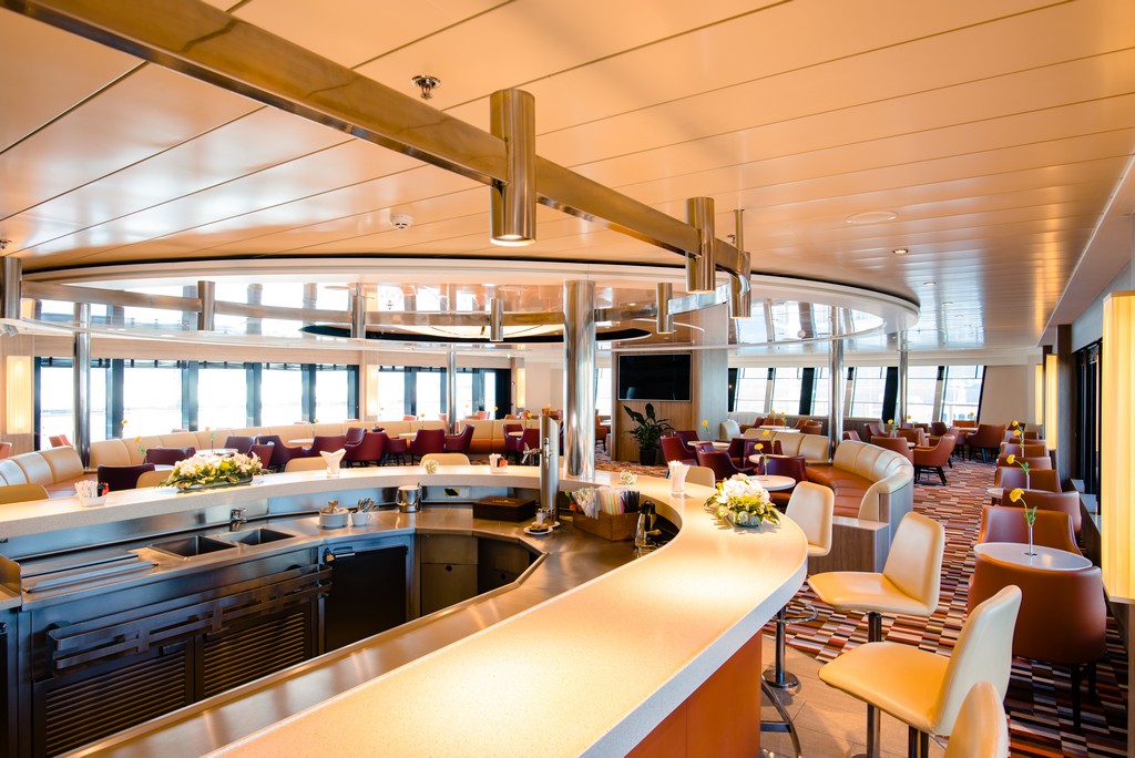 Go 1626 - Night Cruise Ship - 135m