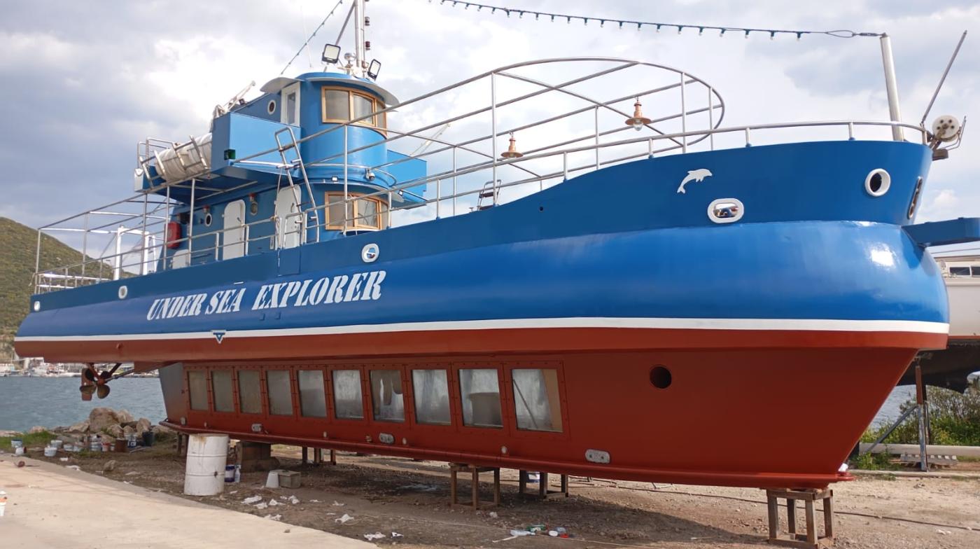 Go 1766 - Day Cruiser / Glass-Bottom boat - 19m
