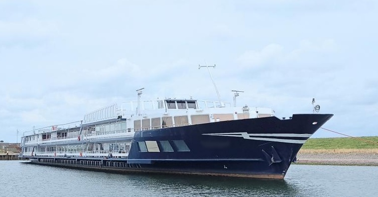 Go 1883 - Night River Cruiser - 113m
