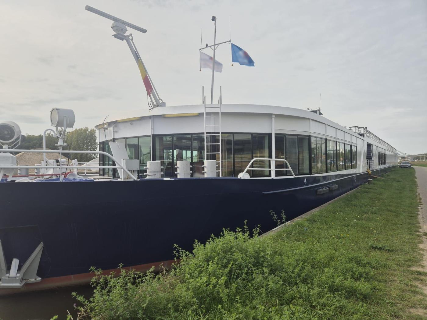 Go 1884 - Night River Cruiser - 97m