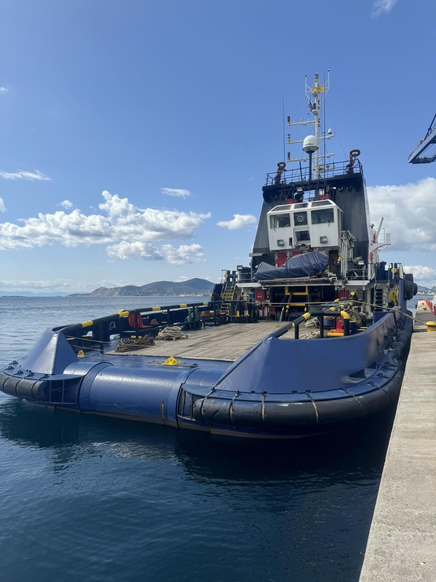 Go 0893 - Tug Boat - 35m