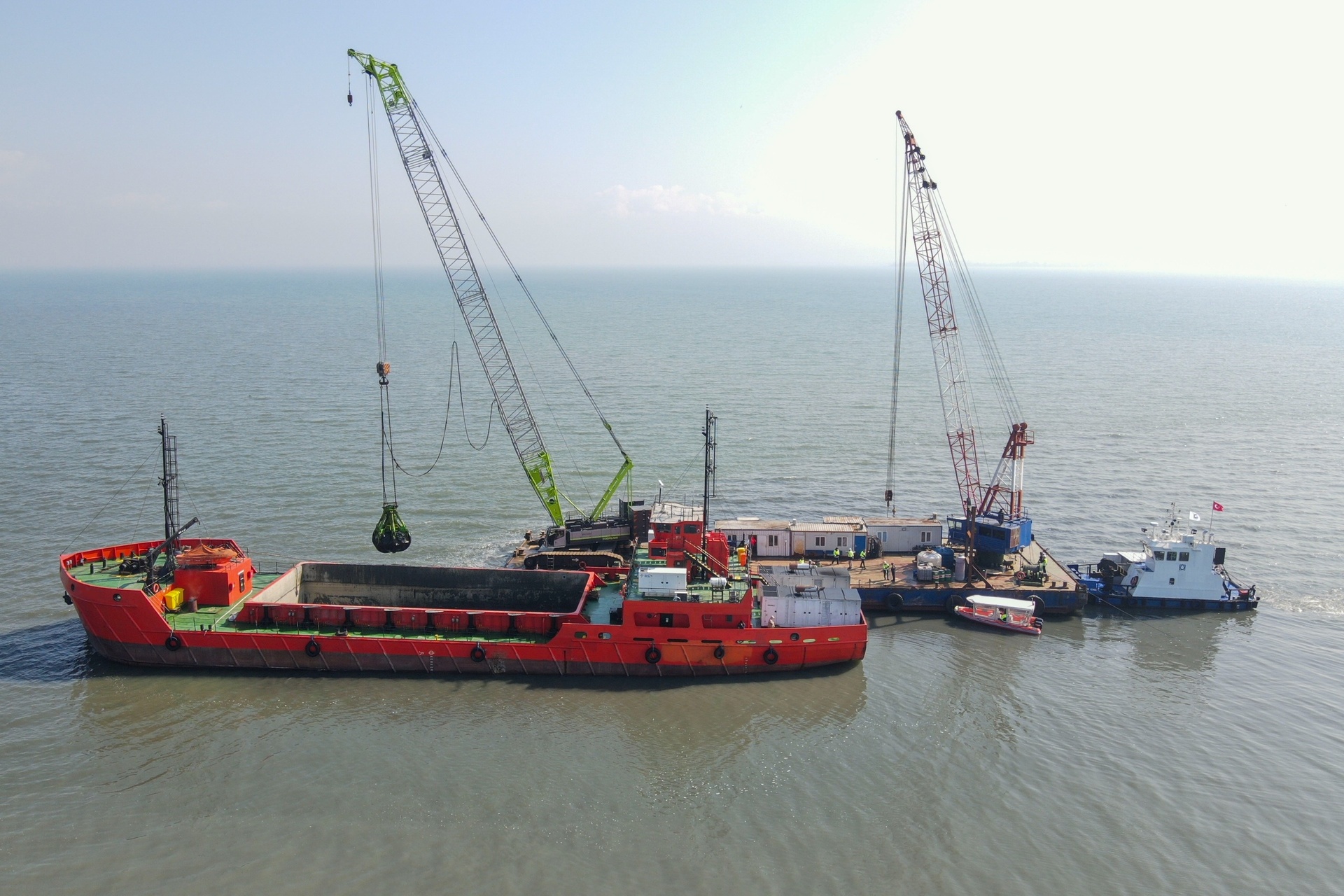 Go 1016 - Bottom Door Barge - 64m