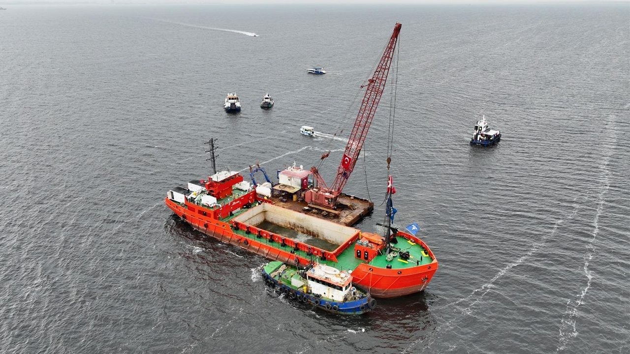 Go 1016 - Bottom Door Barge - 64m